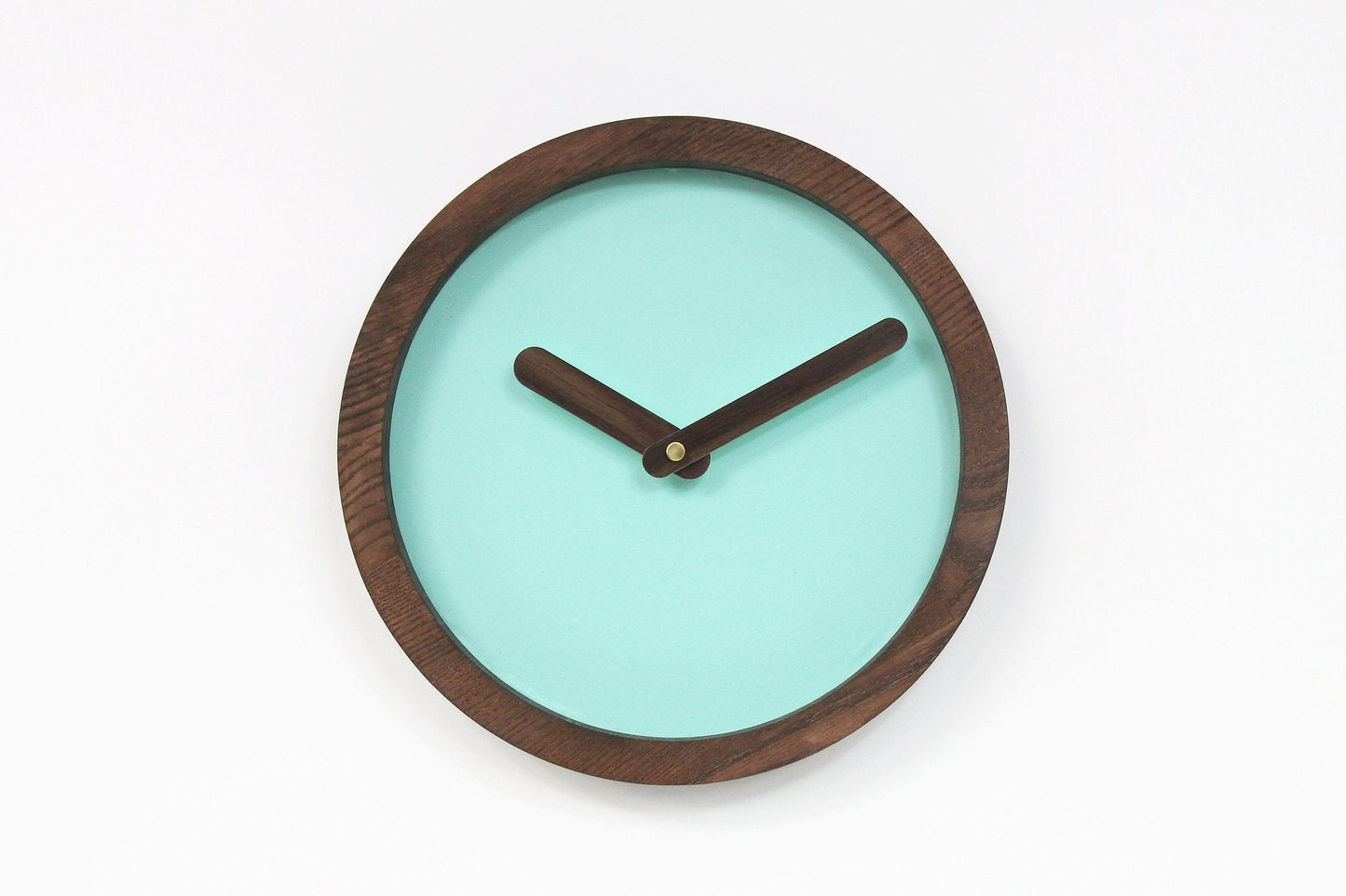 Medinis apvalus laikrodis (Mint Green Dirbtinė Oda)