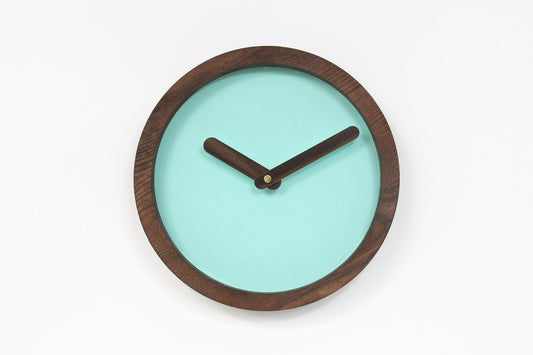 Medinis apvalus laikrodis (Mint Green Dirbtinė Oda)